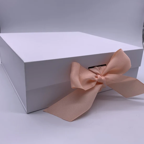 Caja de papel Papel Caja de regalo de papel Cuadrado artificial Papel especial Astilla Logotipo caliente Caja de regalo con cajón de flores con forro de terciopelo negro