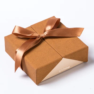 Cajas de embalaje de joyería de regalo de papel de cartón con pajarita de cinta elegante al por mayor