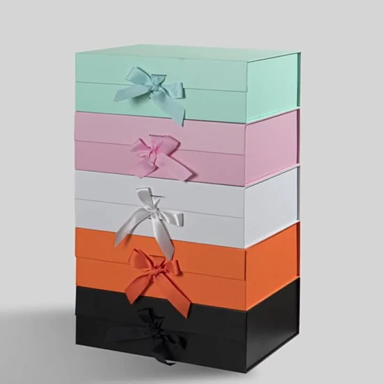 China Cartón plegable personalizado Cosméticos Maquillaje Joyas Ropa Caja de embalaje de regalo de papel magnético Reloj Banquete de boda Festival Caja de embalaje de regalo